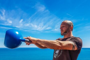 Kettlebell swing: Photo by Taco Fleur on Pexels